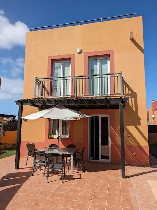 Luxury Villa With Heated Pool In Corralejo Spanyolország